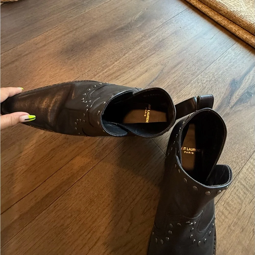 $1,500 Saint Laurent Black Dakota 50 Studded Leather Ankle Boots. - Picture 7 of 8